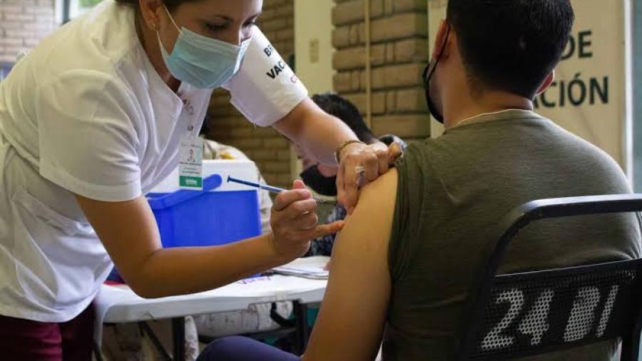 Tampiqueños instan a aprovechar vacuna anticovid