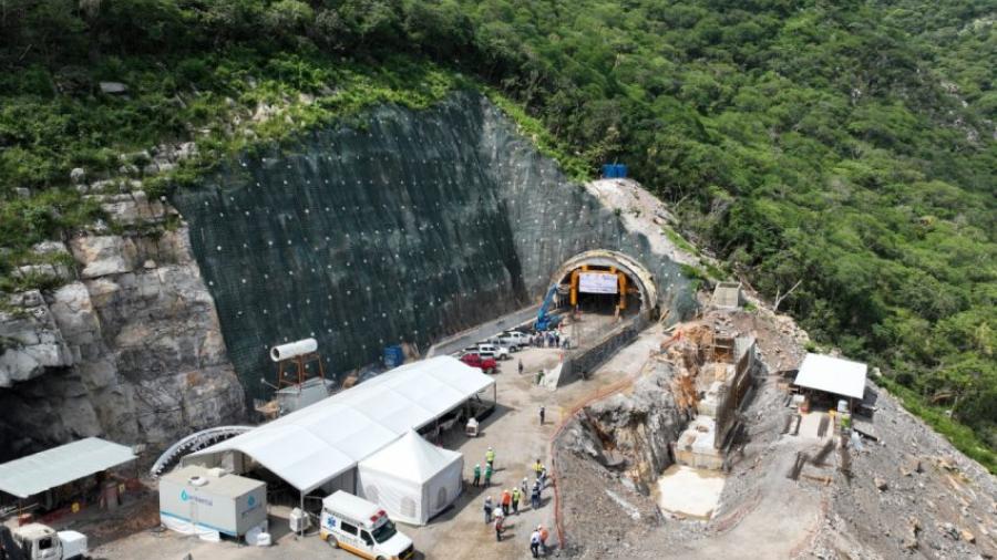 Américo Villarreal impulsa infraestructura verde: concreto ecológico y reforestación en carretera Mante–Ocampo–Tula