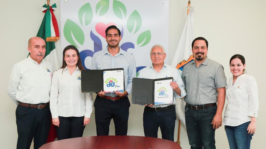 Convenio entre farmacias López y La Salud y DIF es firmado