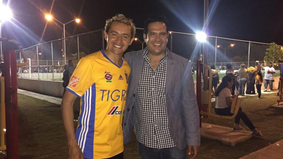 Parejita López motiva a jóvenes de Matamoros 