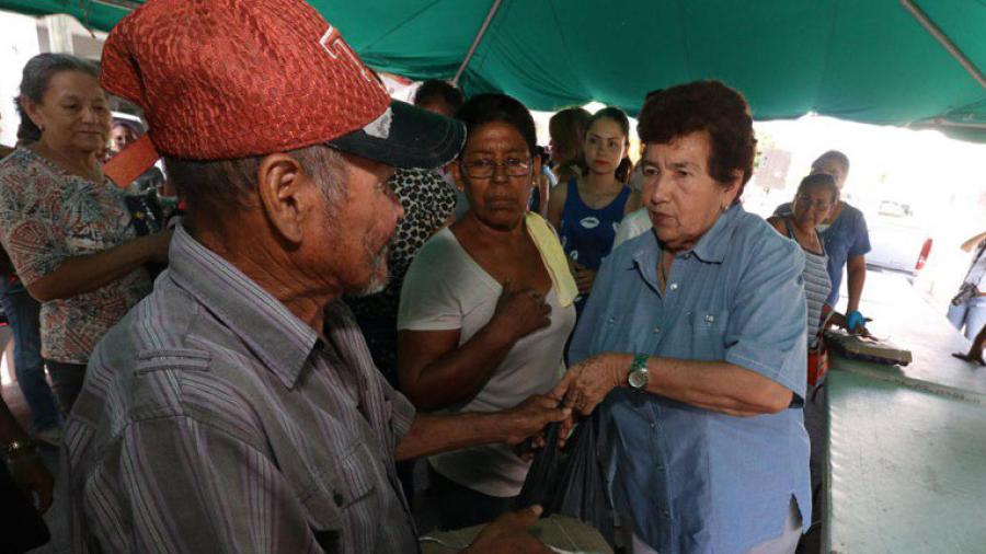  Realizan jornada de venta de abarrotes a bajo costo