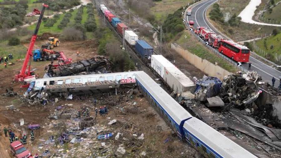 Choque de trenes en Grecia deja al menos 38 muertos 