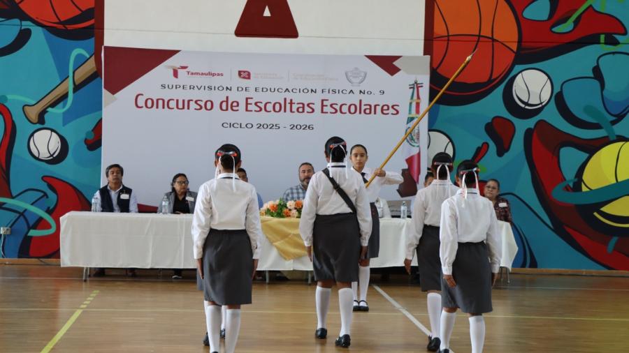 Impulsa Carlos Peña Ortiz el civismo y el talento estudiantil