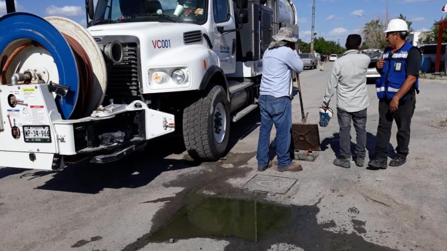 COMAPA de Reynosa sigue extrayendo desechos de alcantarillas