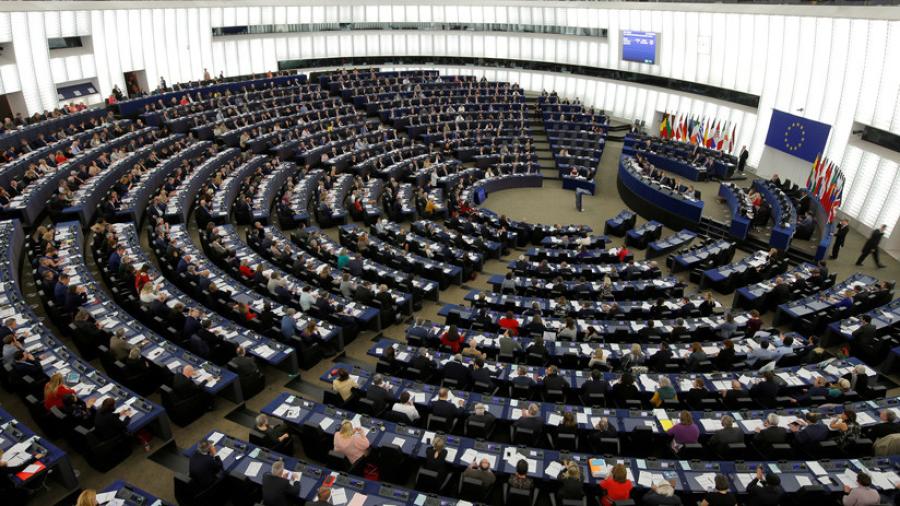 Dan inicio las históricas elecciones del Parlamento Europeo