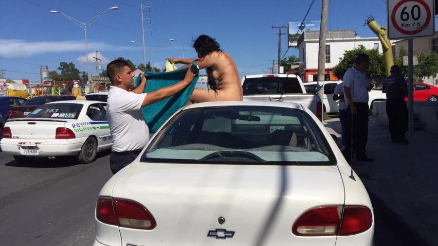 Provoca mujer caos vial en el periférico de Matamoros