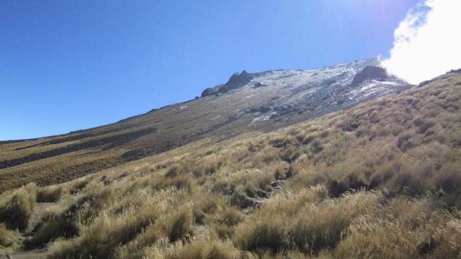 Turista es rescatado luego de subir a volcán La Malinche en Tlaxcala 