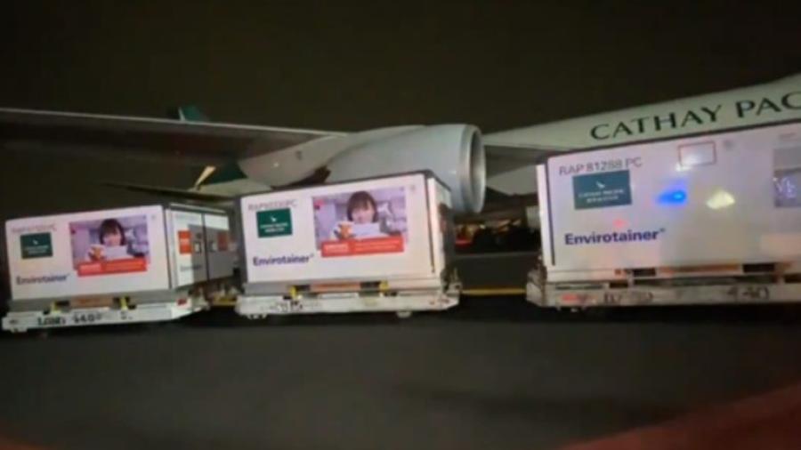 Arriban a México 500 dosis de la vacuna contra el COVID-19 de Sinovac 