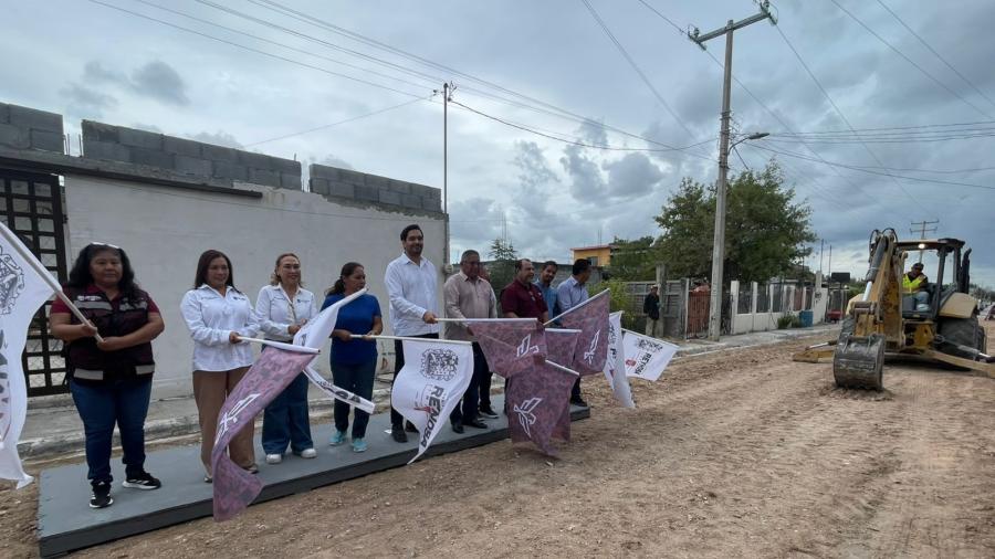 Arranca pavimentación de la calle Vega Domínguez tras 35 años de espera