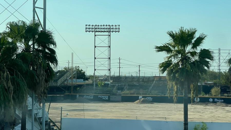 Avanza rehabilitación del estadio de béisbol Adolfo López Mateos