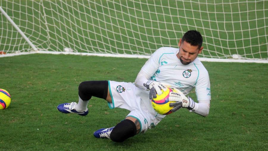Jonathan Orozco, descartado para duelo Santos-Necaxa por lesión 