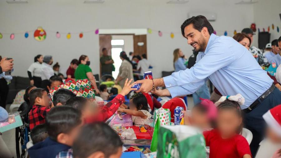 Celebró Posada Navideña Carlos Peña Ortiz a niños de la Casa Hogar DIF en Reynosa