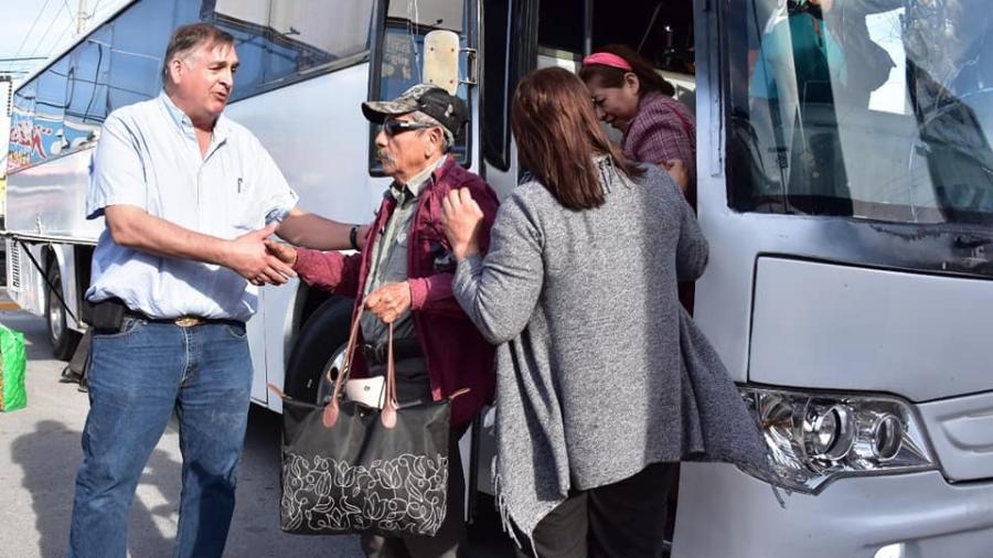 Regresan pacientes de DIF Reynosa que fueron a La Carlota por cirugía oftalmológica