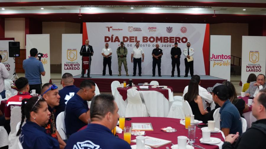 Gobierno municipal celebra a los bomberos de Nuevo Laredo