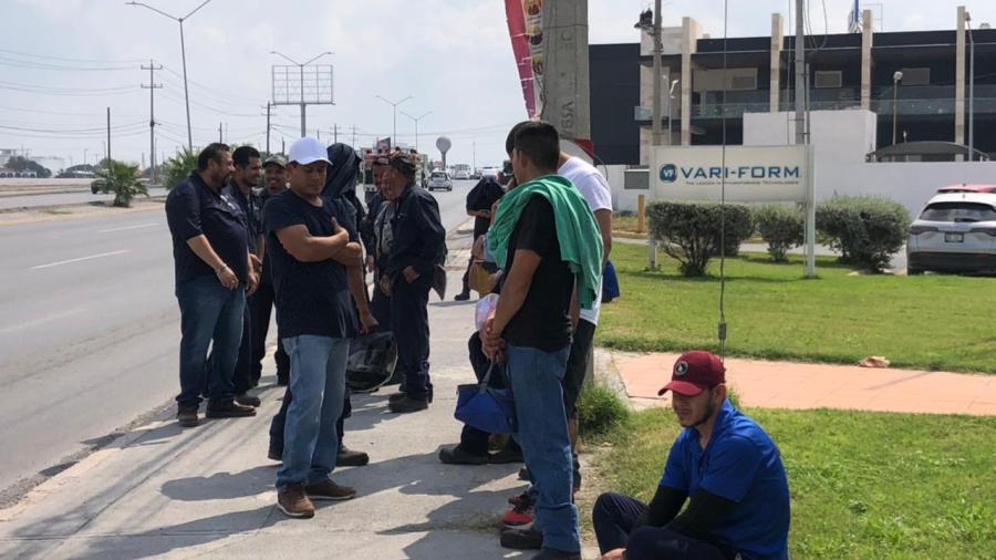 Tras paro de labores en Vari-Form, les prometen bono