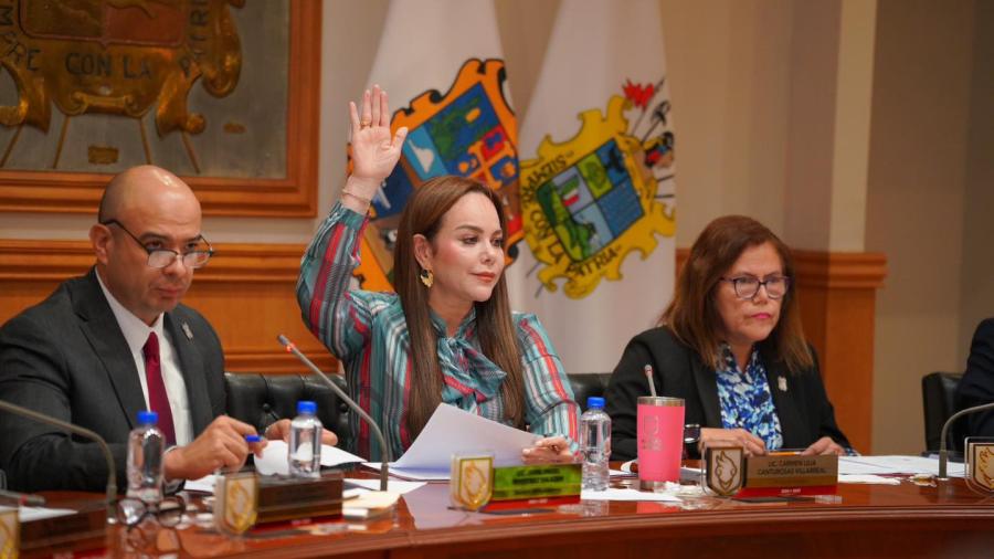 Refrenda alcaldesa Carmen Lilia Canturosas compromiso con la educación; anuncia entrega de más de 8,000 becas
