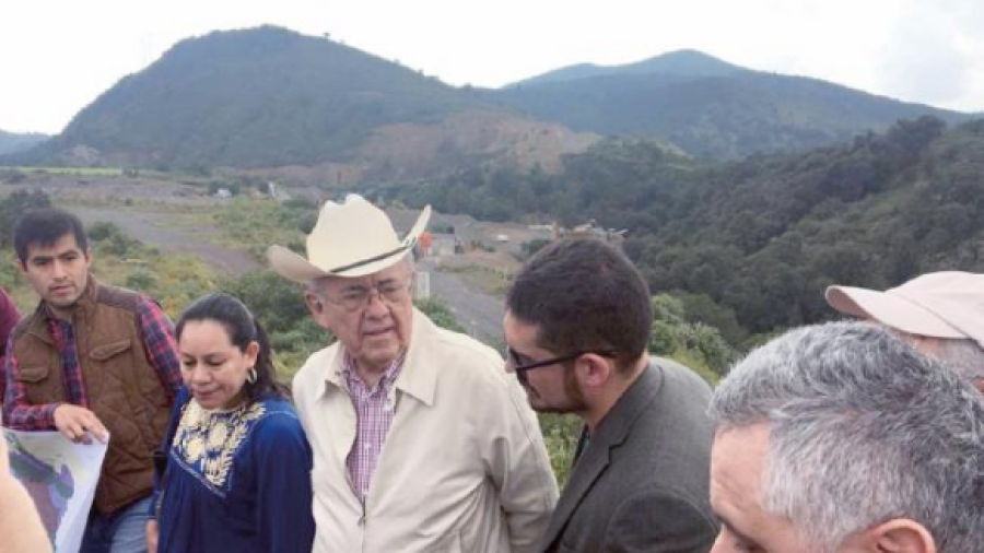 Exigen cancelaci&oacute;n de aeropuerto en Texcoco, sin hacer consulta