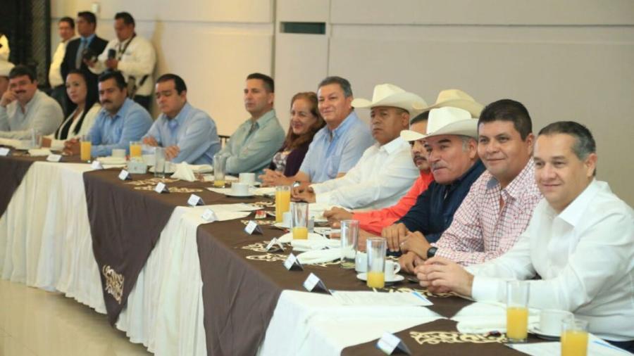 Asiste Adrián Oseguera a encuentro con el Gobernador de Tamaulipas