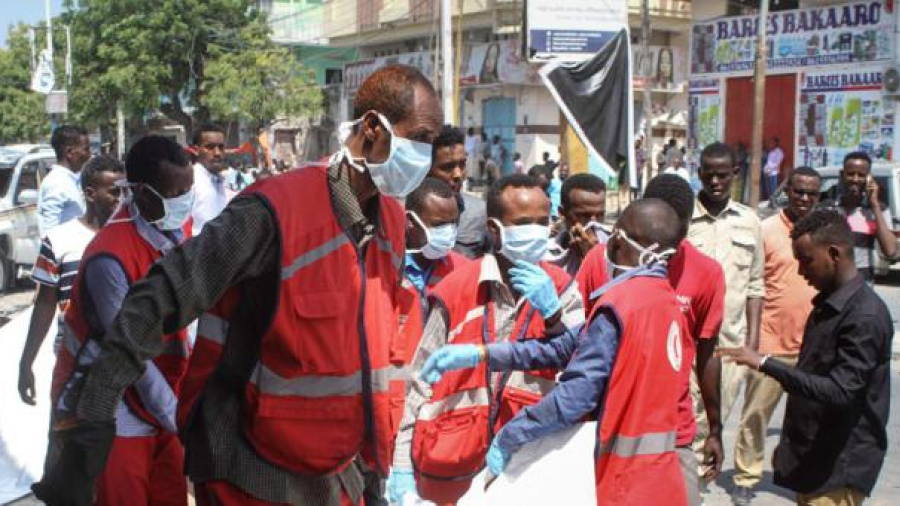 Deja al menos 15 muertos ataque con coche bomba en Somalia