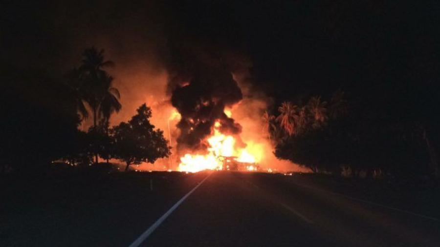 Explosión en autopista Siglo 21 de pipa en Morelia