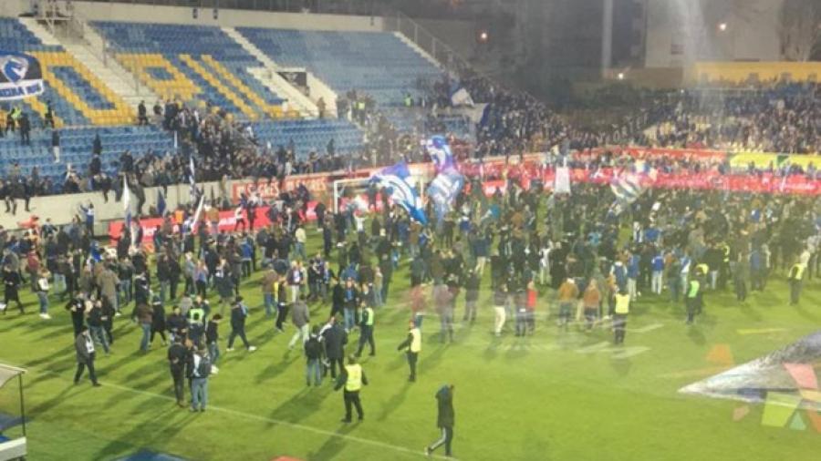 Porto suspende partido ante posible derrumbe
