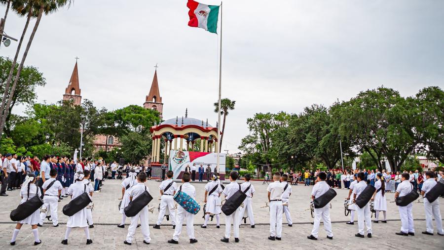 Realiza Municipio de Matamoros a través de SECUDE ceremonia de honores a la Bandera