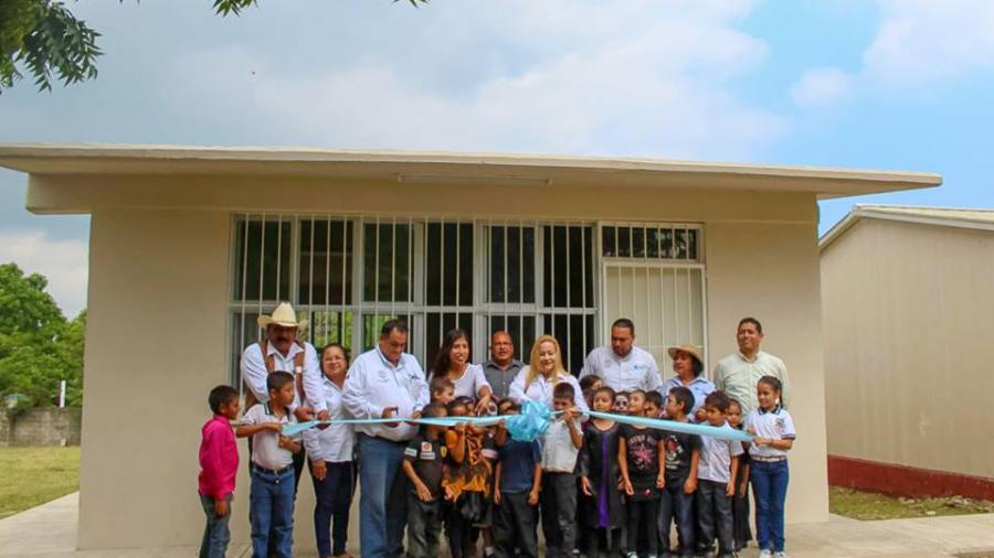 Inauguran construcci&oacute;n del desayunador en primaria