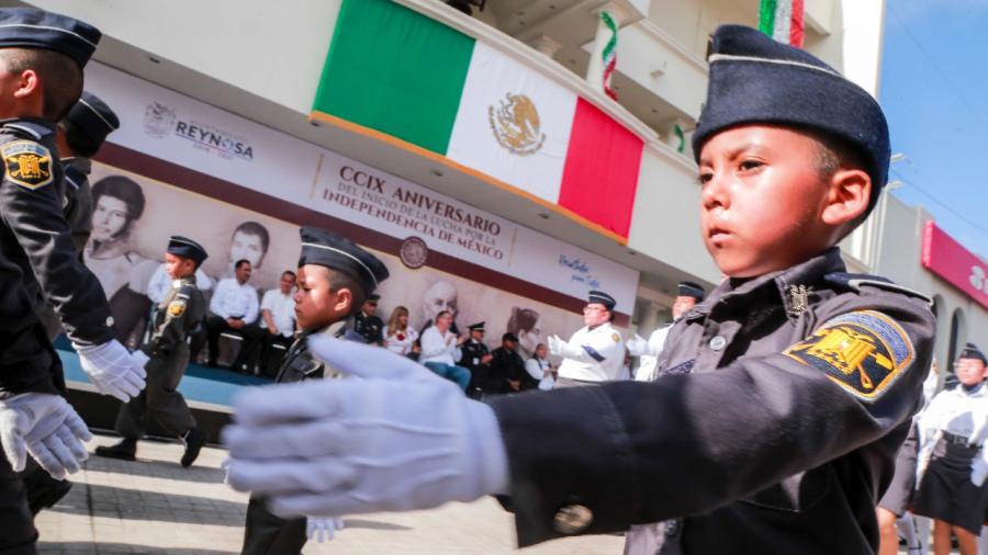 Presidió Maki Ortiz Domínguez Desfile Conmemorativo de la Independencia de México