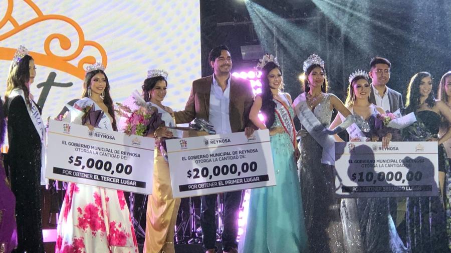 Yatziri Campos es coronada como Señorita Fiestas de Aniversario