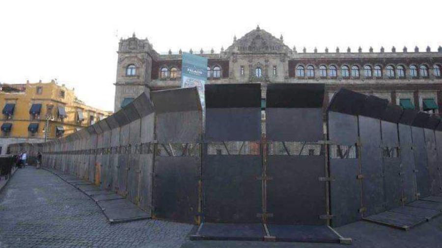 Colocan vallas en CDMX ante marchas por 8M