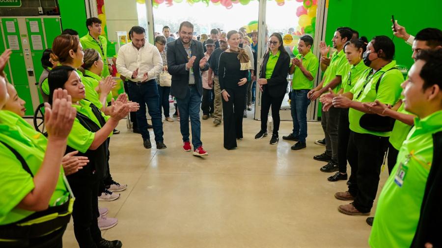 Inaugura Ninfa Cantú sucursal de Bodega Aurrera en Victoria