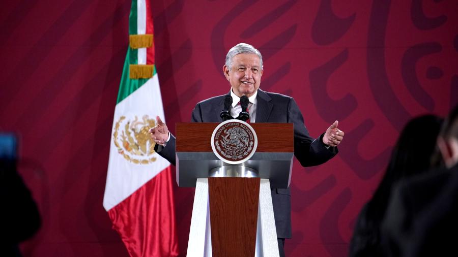 AMLO enviará informe a padres de los 43