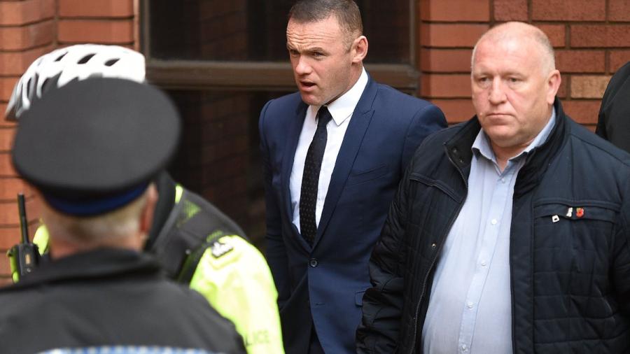 Sentencian a Wayne Rooney por conducir ebrio
