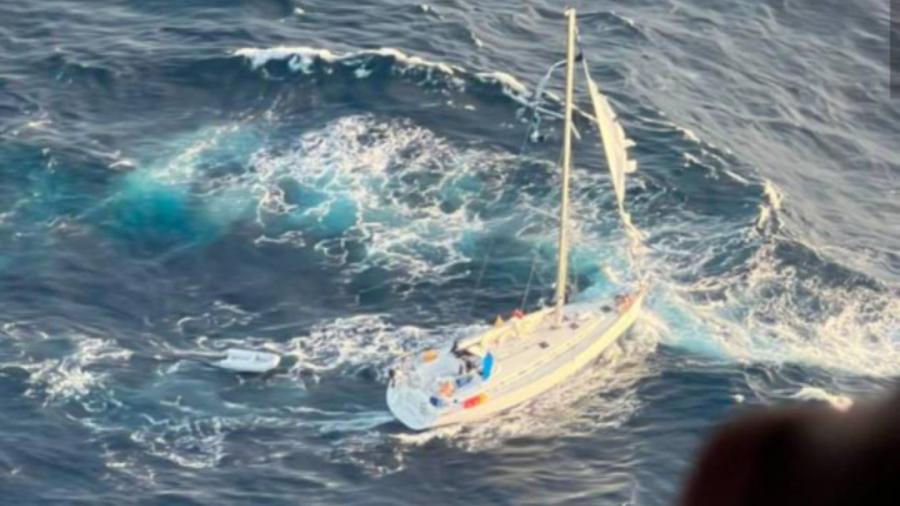 Rescatan a tripulantes de velero a la deriva en el Mar Caribe