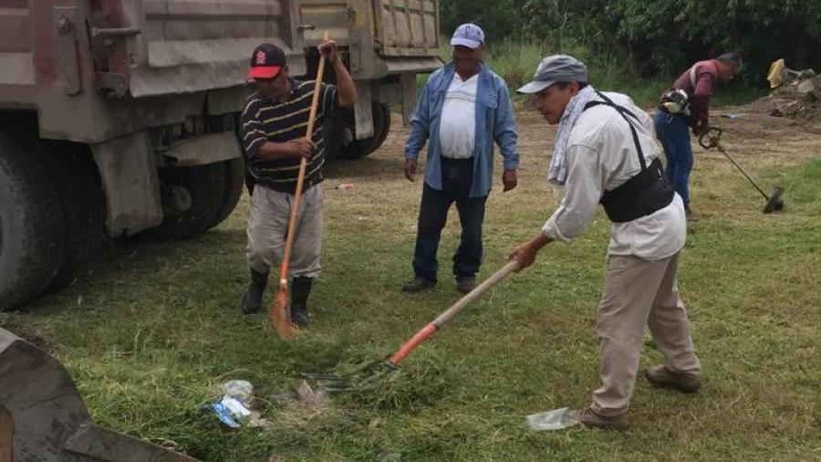 Rehabilitan parques y áreas verdes en Madero