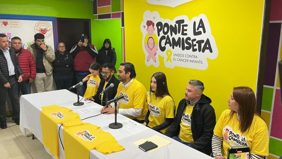 Invita adquirir playeras para apoyar a niños con cancer
