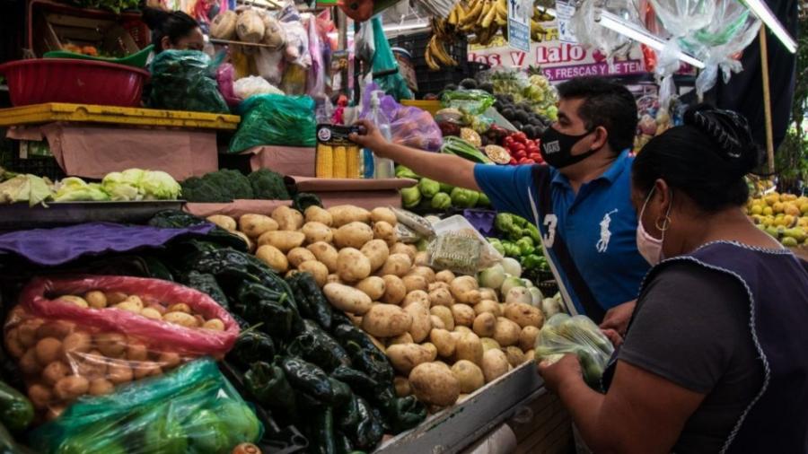 “Ya llegó a su techo, va a empezar a bajar”, Celebra AMLO que inflación en septiembre no aumentó 