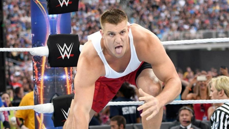 Rob Gronkowski, cada vez más cerca de la WWE
