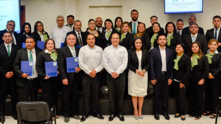 Entregan certificaciones a Facilitadores Penales