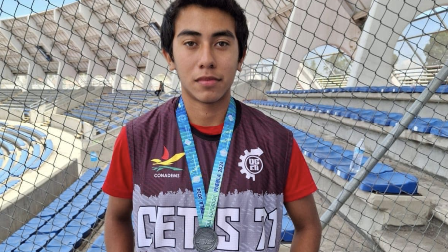 Alumno del Cetis 71 de Reynosa logra medalla de plata nacional en atletismo