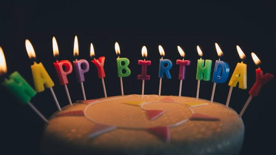 Empleado demanda a su empresa por hacerle fiesta de cumpleaños