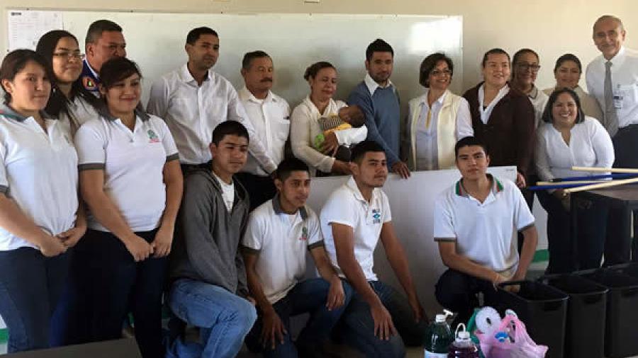 Alcaldesa de Guerrero reitera apoyo a la educación 