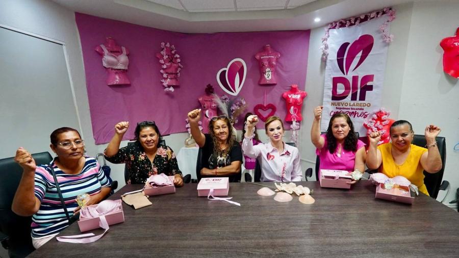 DIF Nuevo Laredo entrega prótesis mamarias externas y brasieres especiales a mujeres que enfrentaron el cáncer de mama