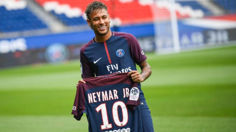 Neymar deja entrenamiento por recibir llegadas de sus compañeros 