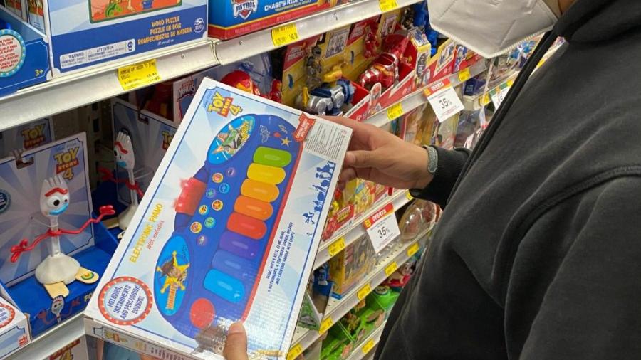 Ropa, juguetes y aparatos electr&oacute;nicos es lo que m&aacute;s regalan los neolaredenses