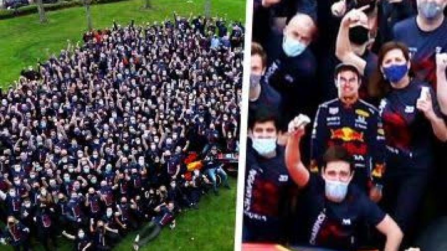 Festejan triunfo de Verstappen con figura de Checo Pérez de cartón
