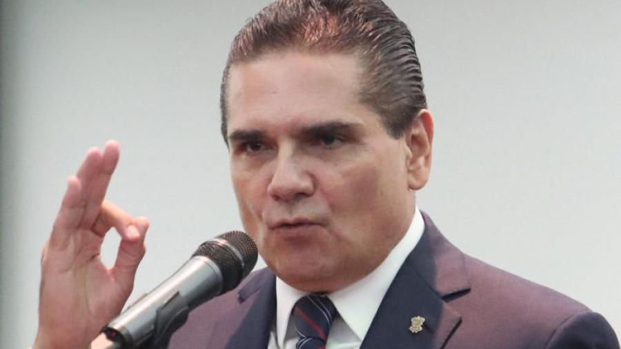 Asegura Aureoles que va como candidato presidencial por el PRD