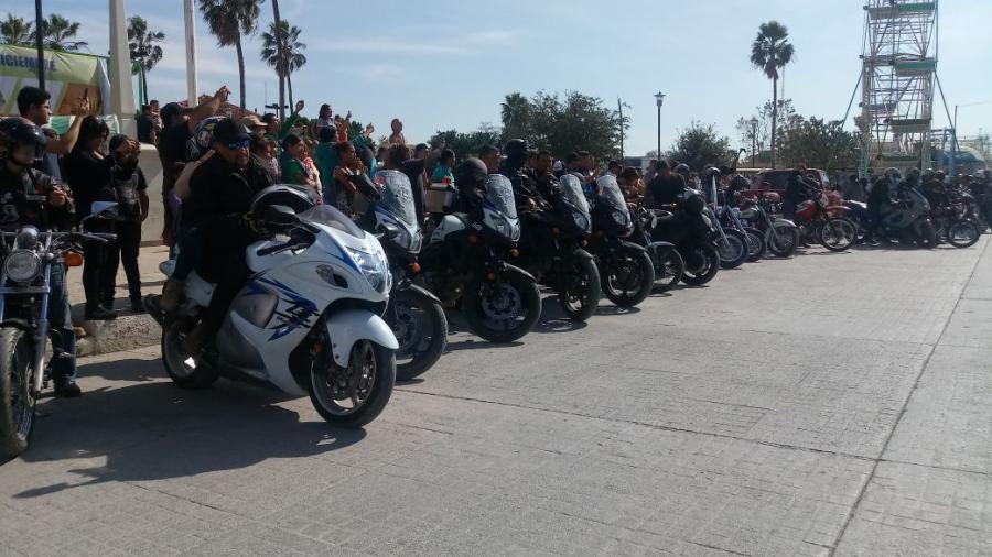 Realizan bendición de casco a 400 motociclistas