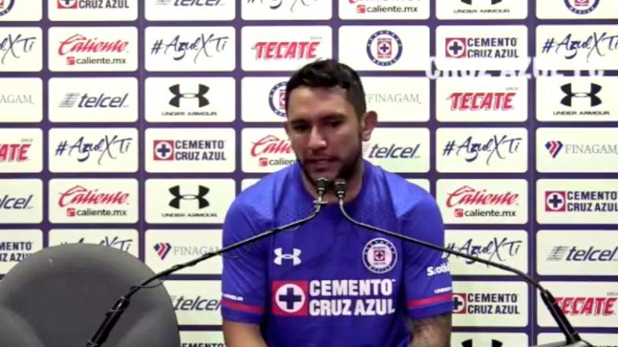 Walter Montoya es presentado oficialmente con Cruz Azul