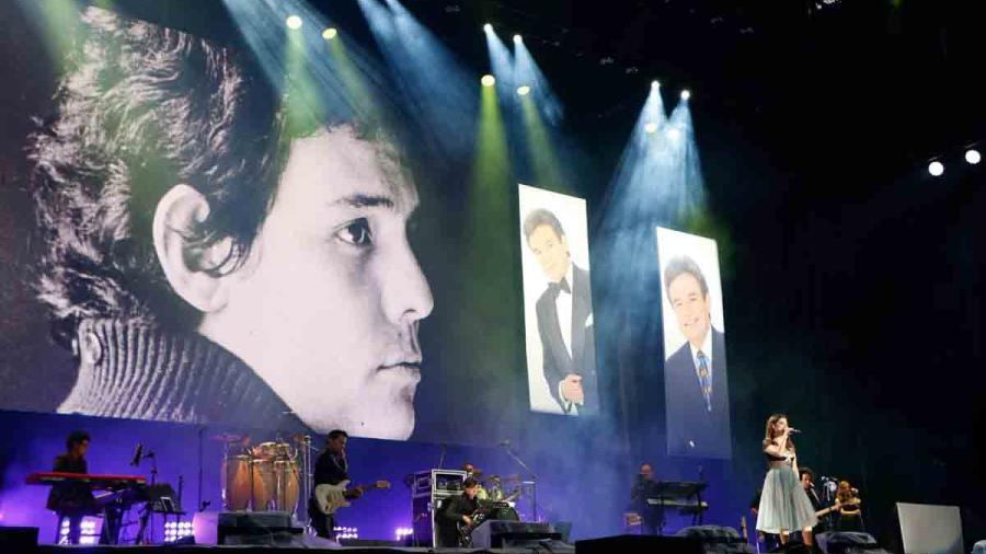 Realizan primer homenaje a José José en el Zócalo de la CDMX